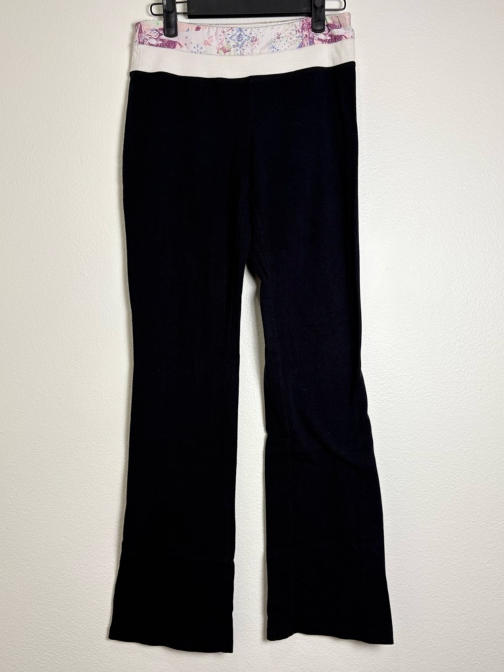 SO Black Yoga Pants with Pastel Pink Floral Waist Band Size Medium